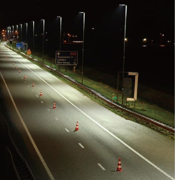 светодиодное освещение магистрали в Амстердаме